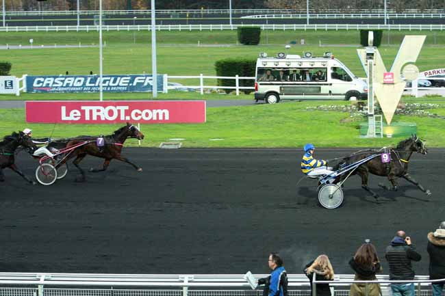 Photo d'arrivée de la course pmu PRIX DE SAINT-JEAN-DE-MONTS (GR B) à PARIS-VINCENNES le Mercredi 2 décembre 2015