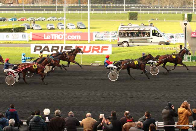 Photo d'arrivée de la course pmu LETROT OPEN DES REGIONS - 4 ANS à PARIS-VINCENNES le Dimanche 6 décembre 2015