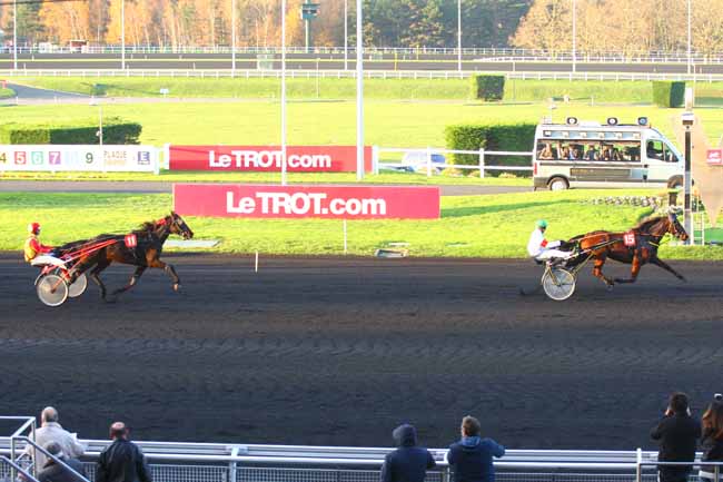 Photo d'arrivée de la course pmu PRIX D'HOSSEGOR à PARIS-VINCENNES le Lundi 7 décembre 2015
