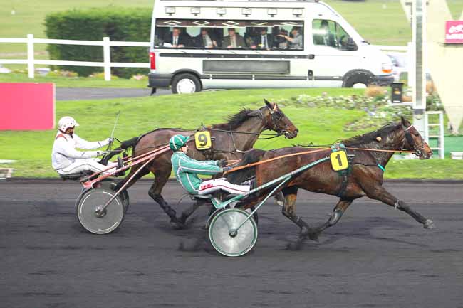 Photo d'arrivée de la course pmu PRIX D'EVRECY à PARIS-VINCENNES le Vendredi 18 décembre 2015