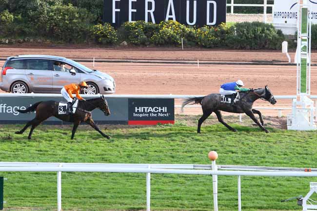 Photo d'arrivée de la course pmu PRIX DE LONDRES à CAGNES-SUR-MER le Mercredi 23 décembre 2015