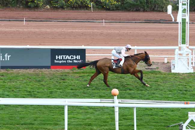 Photo d'arrivée de la course pmu PRIX DE CARDIFF à CAGNES-SUR-MER le Mercredi 23 décembre 2015