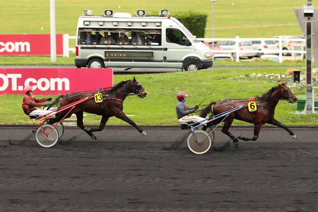 Photo d'arrivée de la course pmu PRIX DE SABLE-SUR-SARTHE à PARIS-VINCENNES le Jeudi 24 décembre 2015