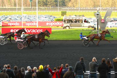 Photo d'arrivée de la course pmu PRIX TENOR DE BAUNE à PARIS-VINCENNES le Dimanche 27 décembre 2015