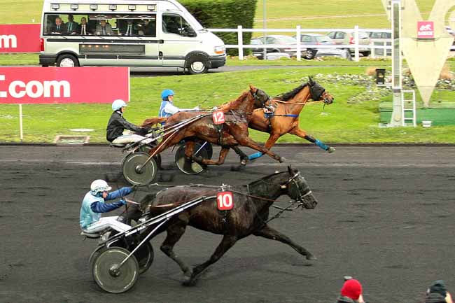 Photo d'arrivée de la course pmu PRIX DE MEULAN à PARIS-VINCENNES le Samedi 2 janvier 2016