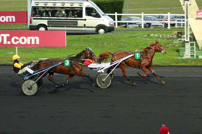 Photo d'arrivée de la course pmu PRIX DE DAMVILLE à PARIS-VINCENNES le Samedi 2 janvier 2016