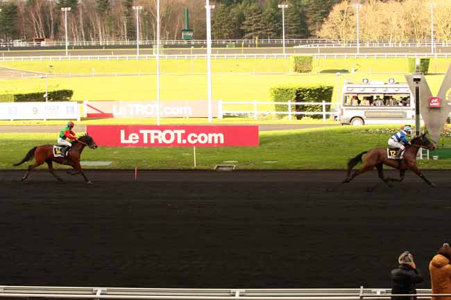 Photo d'arrivée de la course pmu PRIX DE VEZAC à PARIS-VINCENNES le Mercredi 6 janvier 2016