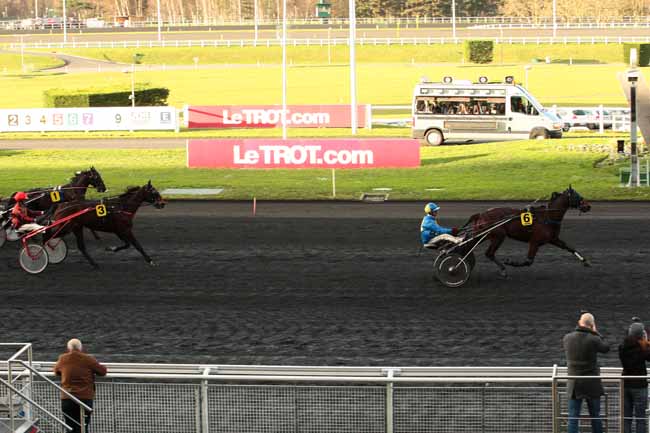 Photo d'arrivée de la course pmu PRIX DE VILLEREAL à PARIS-VINCENNES le Jeudi 7 janvier 2016