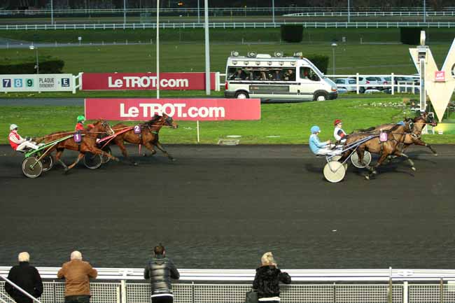 Photo d'arrivée de la course pmu PRIX DE GRAY à PARIS-VINCENNES le Jeudi 7 janvier 2016
