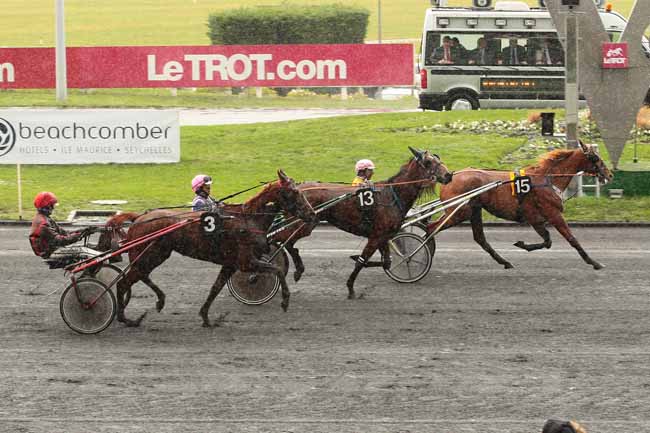 Photo d'arrivée de la course pmu PRIX DE GRETZ à PARIS-VINCENNES le Dimanche 10 janvier 2016