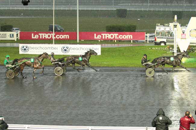 Photo d'arrivée de la course pmu PRIX DE LILLE à PARIS-VINCENNES le Dimanche 10 janvier 2016