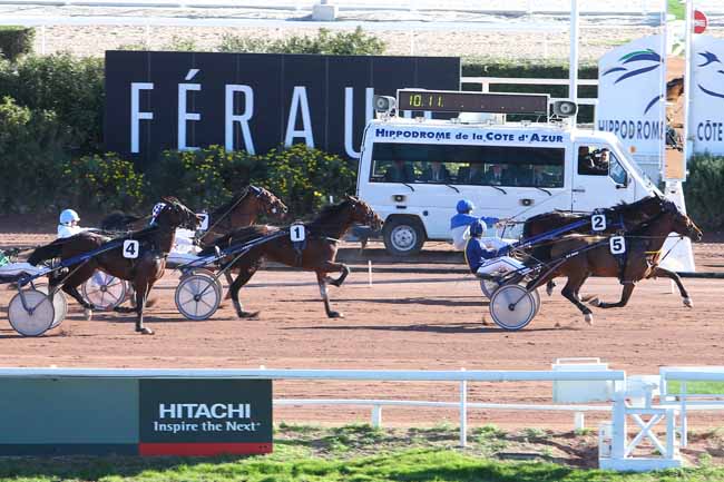 Photo d'arrivée de la course pmu PRIX DE LA COTE SAINT-ANDRE à CAGNES-SUR-MER le Mercredi 13 janvier 2016