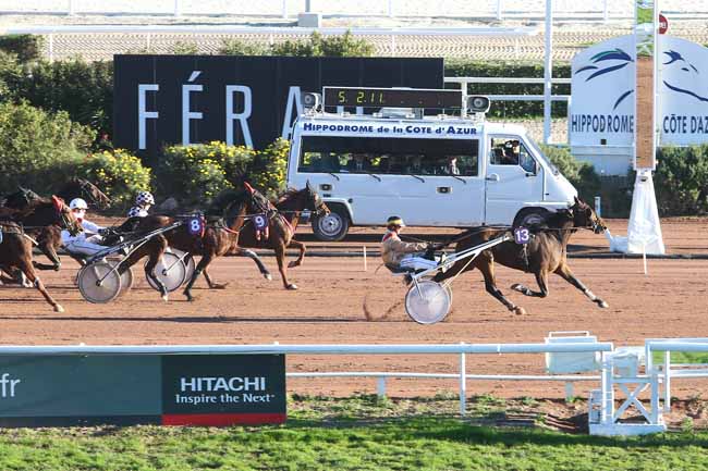 Photo d'arrivée de la course pmu PRIX DE LA COTE D'OPALE (GR A) à CAGNES-SUR-MER le Mercredi 13 janvier 2016
