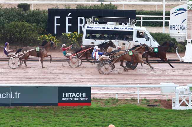 Photo d'arrivée de la course pmu PRIX DE LA COTE D'AZUR à CAGNES-SUR-MER le Jeudi 14 janvier 2016