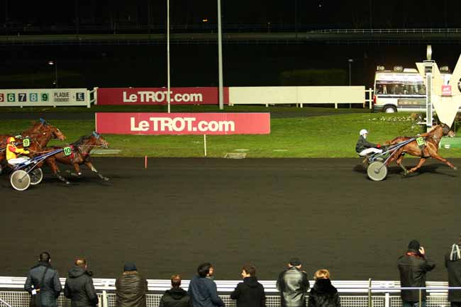 Photo d'arrivée de la course pmu PRIX DE FRANCHEVILLE-LA BARRE à PARIS-VINCENNES le Samedi 16 janvier 2016