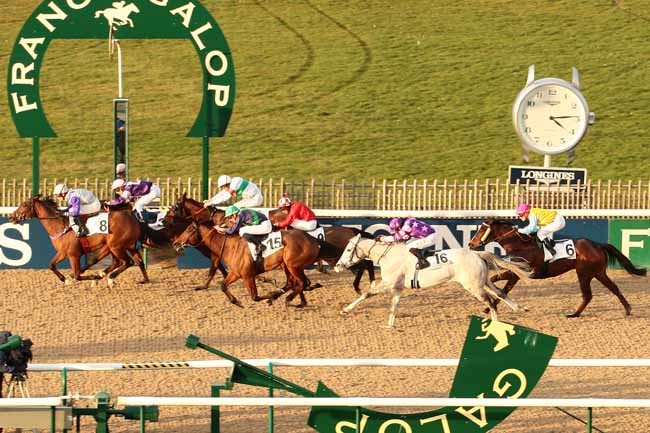Photo d'arrivée de la course pmu PRIX DE MOURS à CHANTILLY le Lundi 18 janvier 2016