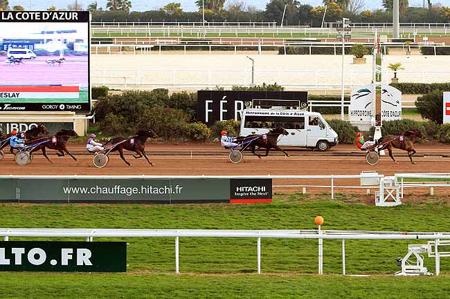 Photo d'arrivée de la course pmu PRIX DOLLAR DE MESLAY à CAGNES-SUR-MER le Mercredi 27 janvier 2016