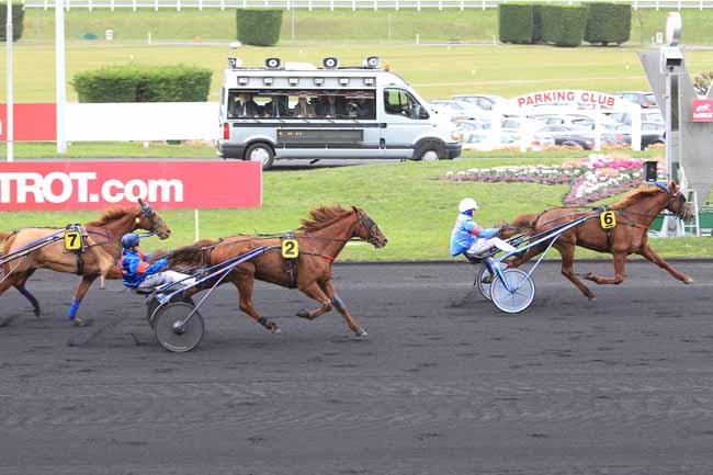 Photo d'arrivée de la course pmu PRIX DE LA VALETTE à PARIS-VINCENNES le Jeudi 28 janvier 2016