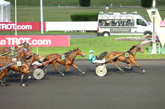 Photo d'arrivée de la course pmu PRIX DE FLEURANCE (GR B) à PARIS-VINCENNES le Lundi 1 février 2016