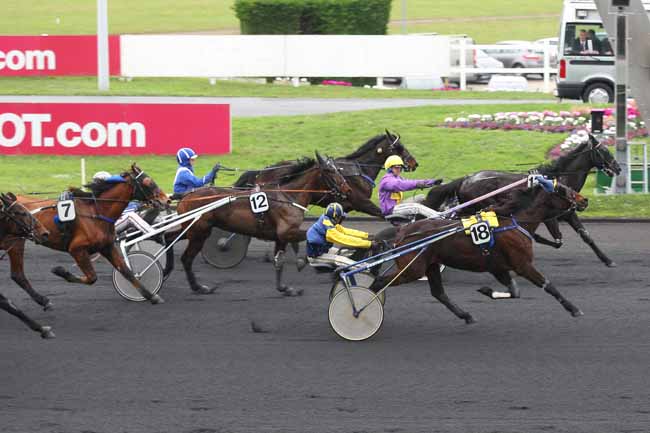 Photo d'arrivée de la course pmu PRIX DE CHAMBERY à PARIS-VINCENNES le Jeudi 4 février 2016