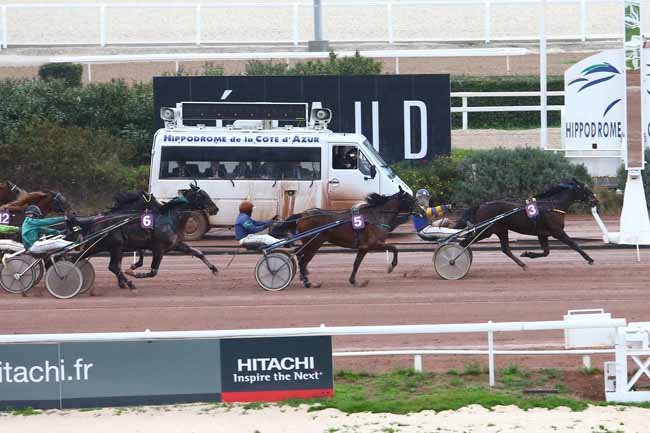 Photo d'arrivée de la course pmu PRIX DES BOUTONS D'OR à CAGNES-SUR-MER le Mardi 9 février 2016