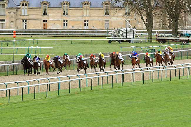 Photo d'arrivée de la course pmu PRIX DU CARREFOUR MIRA à CHANTILLY le Mardi 9 février 2016
