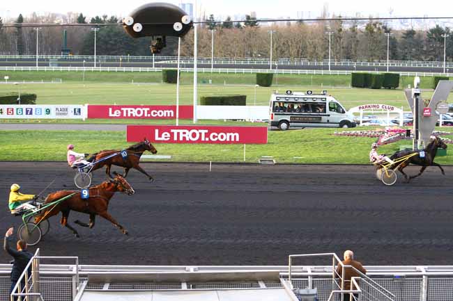 Photo d'arrivée de la course pmu PRIX MAURICE BERNARDET à PARIS-VINCENNES le Jeudi 11 février 2016
