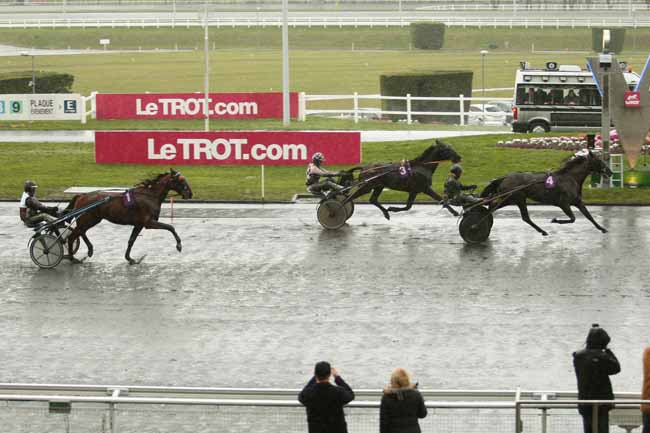 Photo d'arrivée de la course pmu PRIX DE MUNICH à PARIS-VINCENNES le Samedi 13 février 2016