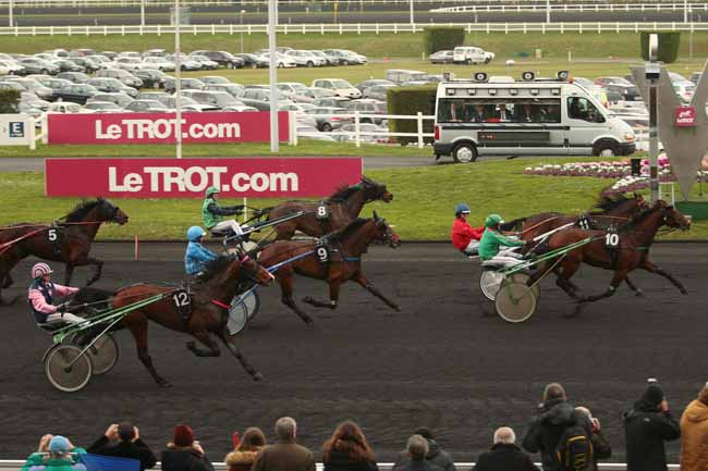 Photo d'arrivée de la course pmu PRIX MICHEL POTIEZ à PARIS-VINCENNES le Dimanche 14 février 2016