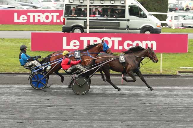 Photo d'arrivée de la course pmu GRAND PRIX DE FRANCE à PARIS-VINCENNES le Dimanche 14 février 2016