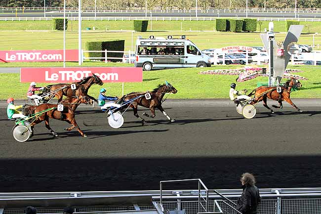 Photo d'arrivée de la course pmu PRIX DE DARNETAL à PARIS-VINCENNES le Lundi 15 février 2016