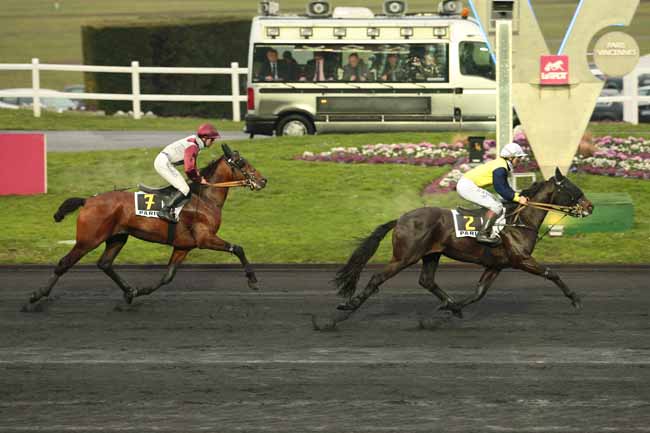 Photo d'arrivée de la course pmu PRIX EDOUARD MARCILLAC à PARIS-VINCENNES le Jeudi 18 février 2016