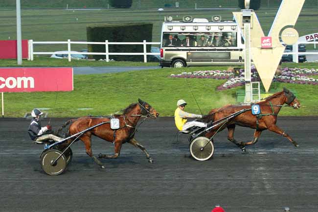 Photo d'arrivée de la course pmu PRIX DE FREJUS à PARIS-VINCENNES le Jeudi 18 février 2016