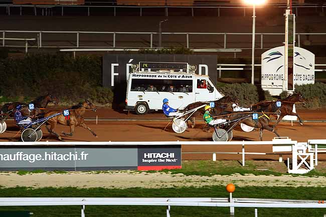 Photo d'arrivée de la course pmu PRIX DE LODEVE à CAGNES-SUR-MER le Vendredi 19 février 2016