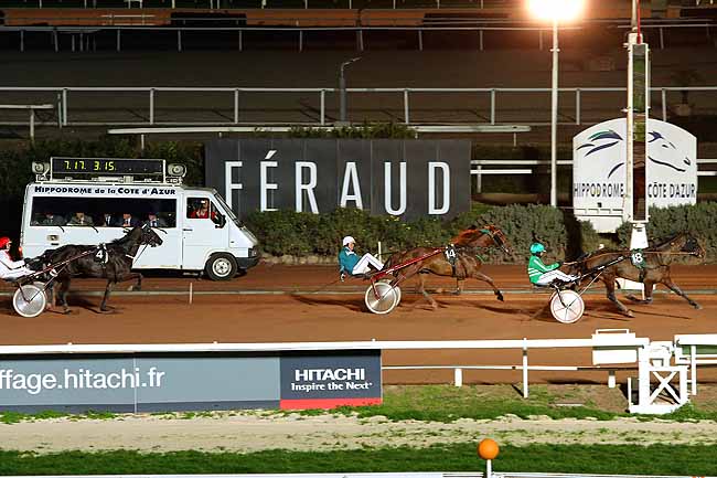 Photo d'arrivée de la course pmu PRIX DE GOLEGA à CAGNES-SUR-MER le Vendredi 19 février 2016