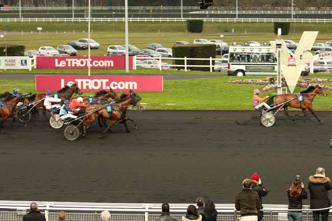 Photo d'arrivée de la course pmu PRIX DU FINISTERE à PARIS-VINCENNES le Dimanche 21 février 2016