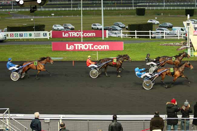 Photo d'arrivée de la course pmu PRIX DE LA GACILLY à PARIS-VINCENNES le Dimanche 21 février 2016