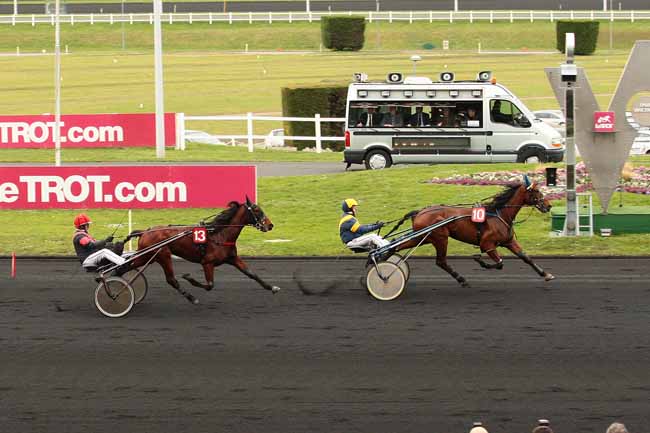 Photo d'arrivée de la course pmu PRIX DE GRAIGNES à PARIS-VINCENNES le Lundi 22 février 2016