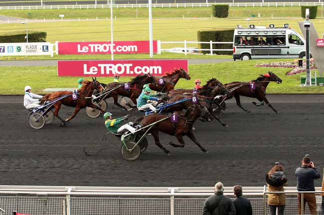Photo d'arrivée de la course pmu PRIX DE VERTOU à PARIS-VINCENNES le Mardi 23 février 2016