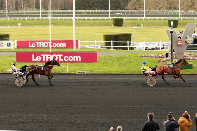 Photo d'arrivée de la course pmu PRIX DE CHALLANS à PARIS-VINCENNES le Mardi 23 février 2016
