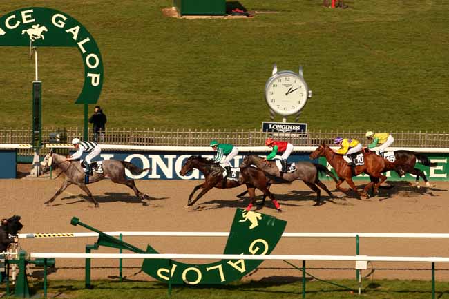Photo d'arrivée de la course pmu PRIX DE LA ROUTE TOMBRAY à CHANTILLY le Vendredi 26 février 2016
