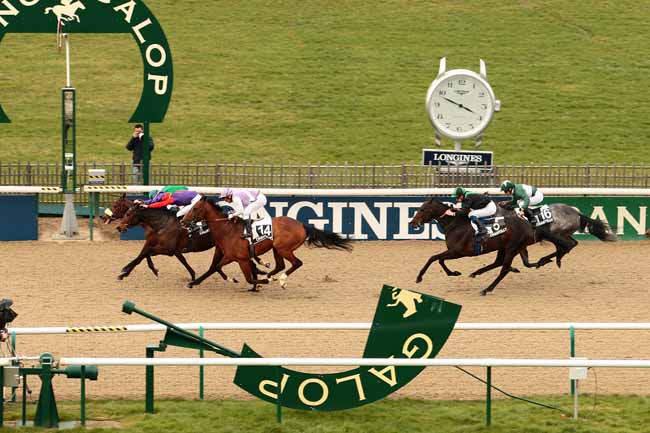 Photo d'arrivée de la course pmu PRIX DE LA ROUTE NEUVE DES SABLONS à CHANTILLY le Vendredi 26 février 2016