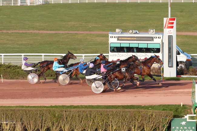 Photo d'arrivée de la course pmu PRIX DE SALBRIS à ENGHIEN le Lundi 29 février 2016