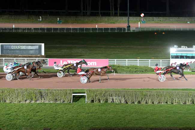 Photo d'arrivée de la course pmu PRIX DE MARSEILLE à ENGHIEN le Lundi 29 février 2016