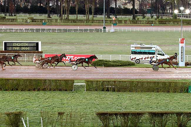 Photo d'arrivée de la course pmu PRIX DE CHENNEVIERES à ENGHIEN le Mercredi 2 mars 2016