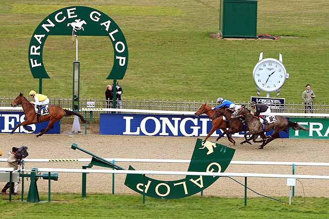 Photo d'arrivée de la course pmu PRIX DU COEUR DES PRINCES à CHANTILLY le Jeudi 3 mars 2016