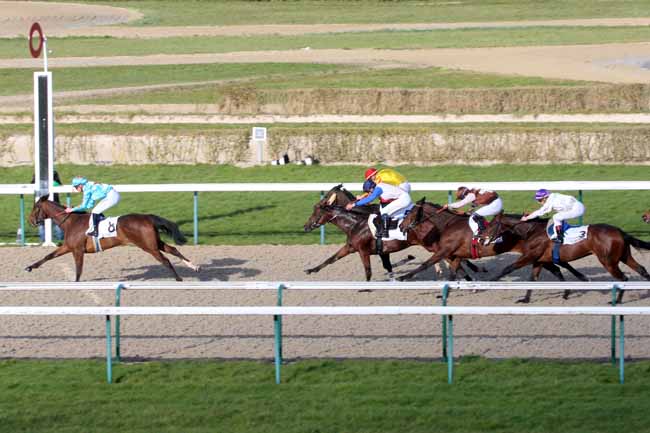 Photo d'arrivée de la course pmu PRIX DE CORMEILLES à DEAUVILLE le Vendredi 4 mars 2016