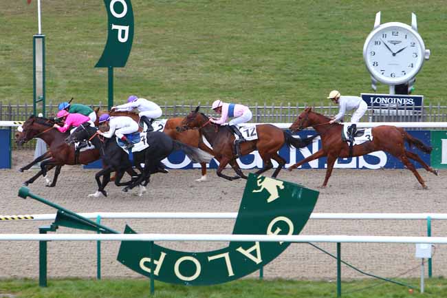 Photo d'arrivée de la course pmu PRIX KILT à CHANTILLY le Jeudi 10 mars 2016