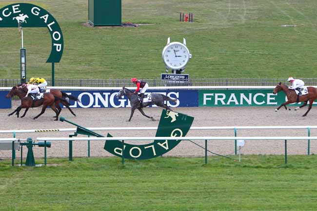 Photo d'arrivée de la course pmu PRIX DES PLACES à CHANTILLY le Jeudi 10 mars 2016