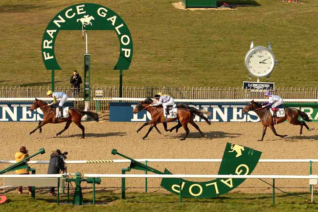 Photo d'arrivée de la course pmu PRIX DE LA ROUTE MANON à CHANTILLY le Mardi 15 mars 2016